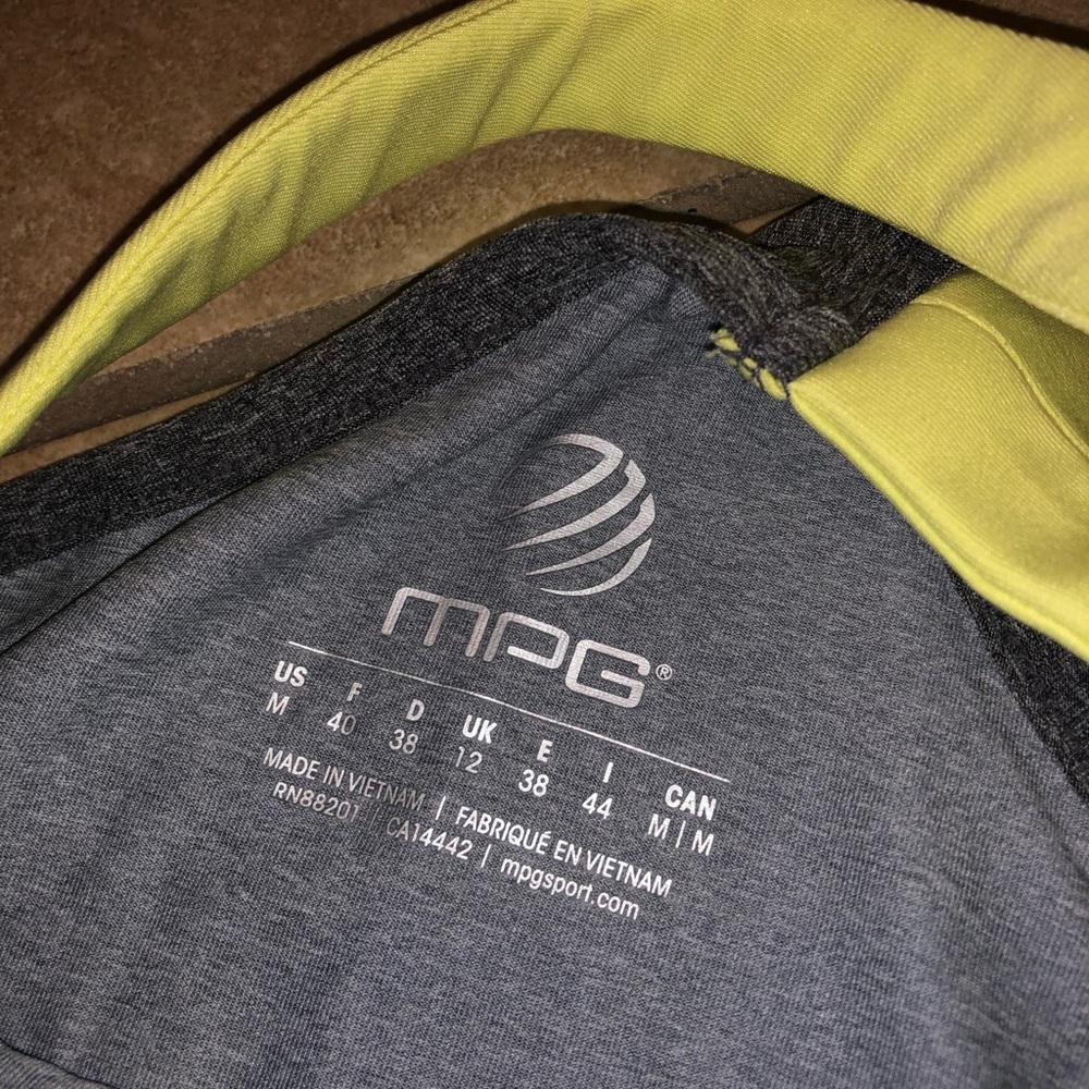 Exercise top - Picture 2 of 4
